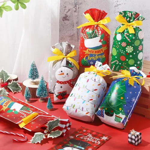 Vista 3 de Funrous 50 bolsas de Navidad con cordón, bolsas de regalo de plástico con cordón para Navidad, bolsas de dulces de Navidad para fiesta