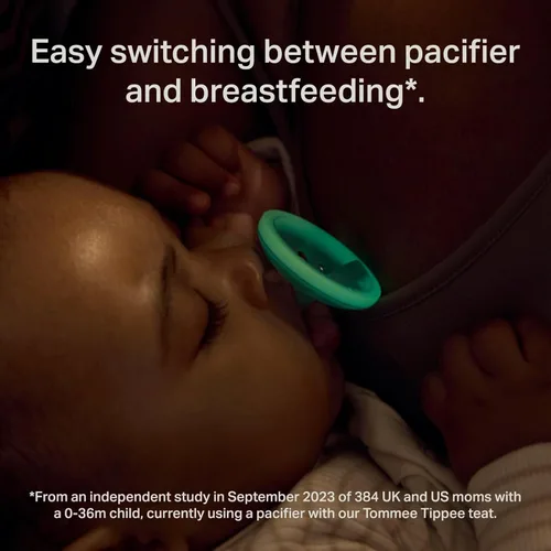 Vista 4 de Tommee Tippee Chupete Nocturno Similar al Pecho para Recién Nacidos, 0-6 Meses, Bolsita Similar al Pecho, Chupetes Sin BPA, Tecnología que Brilla