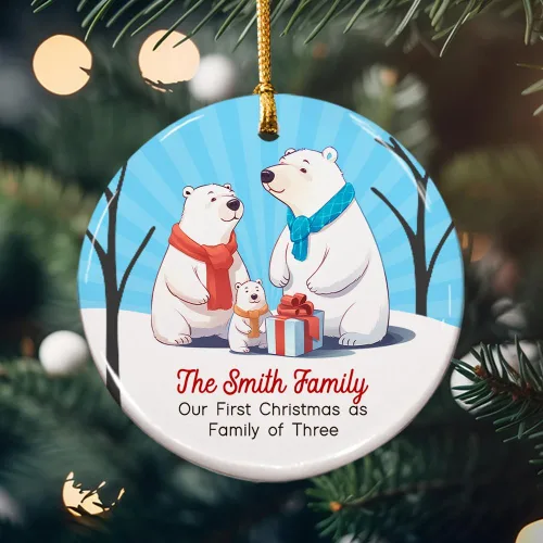 Vista 5 de Adorno personalizado para la primera Navidad como familia de 3 – Adorno de oso de bebé, regalo de recuerdo de vacaciones de invierno para nuevos