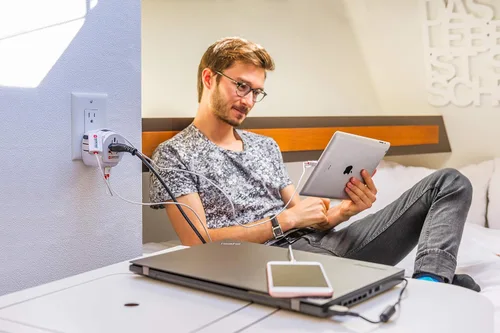 Vista 9 de SKROSS Pro Light World - Adaptador de viaje con USB Adaptador de viaje de 3 polos con sistema deslizante Diseñado para más de 200 países