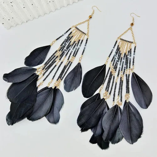 Vista 4 de Aretes de plumas sintéticas para mujer, aretes bohemios con cuentas de semillas con borla de plumas para mujer