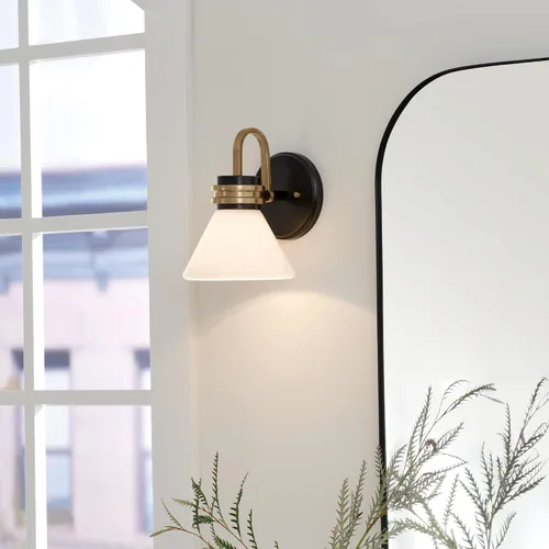 Vista 2 de Kichler Farum 55153BK - Aplique de pared con 1 luz, luz moderna con cristal ópalo en negro con bronce champán, clasificación húmeda, para entrada