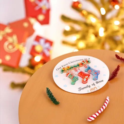 Vista 2 de Adornos de Navidad Familiares 2025, Nuestro Primer Adorno de Navidad como Familia de 3, Adorno de Árbol de Navidad, Adornos de Primer Navidad