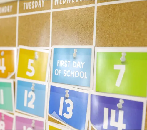 Vista 6 de Carson Dellosa Creatively Inspired - Juego de 118 piezas para calendario de aula, cabeceras mensuales, cumpleaños, cubiertas de números, estaciones