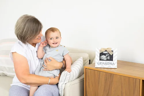 Vista 7 de Pearhead - Marco de fotos de sonograma para anuncio de embarazo para abuelas, marco de foto de ultrasonido para nuevos abuelos, recuerdo ideal