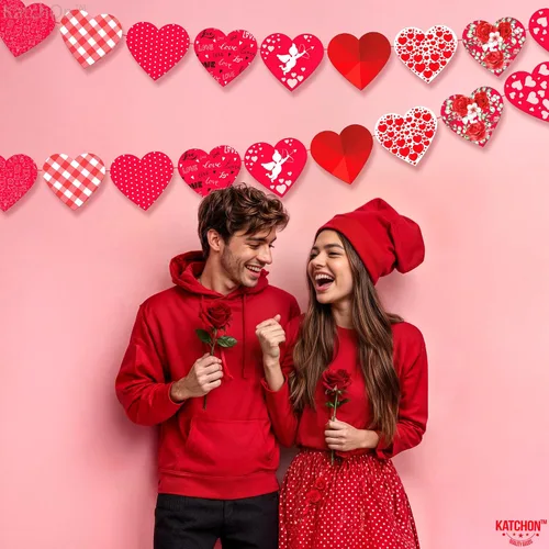 Vista 4 de KatchOn, Guirnalda de corazones de fieltro con estampado rojo – 10 pies, sin bricolaje Decoraciones del día de San Valentín Decoración
