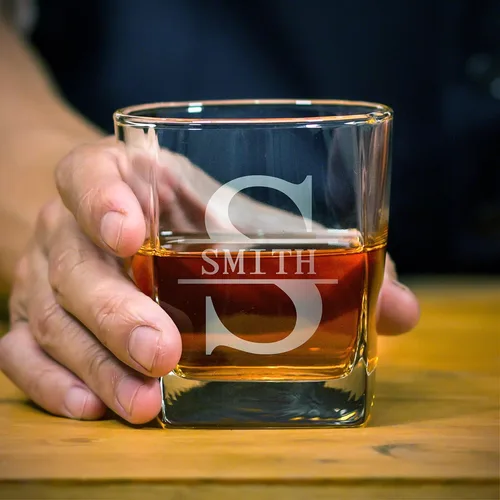 Vista 8 de Juego de decantador de whisky personalizado y vasos de whisky en caja hecha a mano