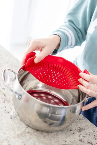 Vista 5 de Arlig Colador de pasta con clip de silicona, ajuste universal para todas las ollas y cuencos, escurridor a presión para carne, verduras, colador