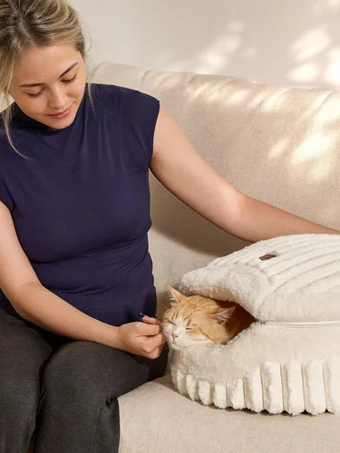 Vista 9 de FUKUMARU Cama tipo cueva para gatos, cama cerrada 2 en 1 para gatos de Crema