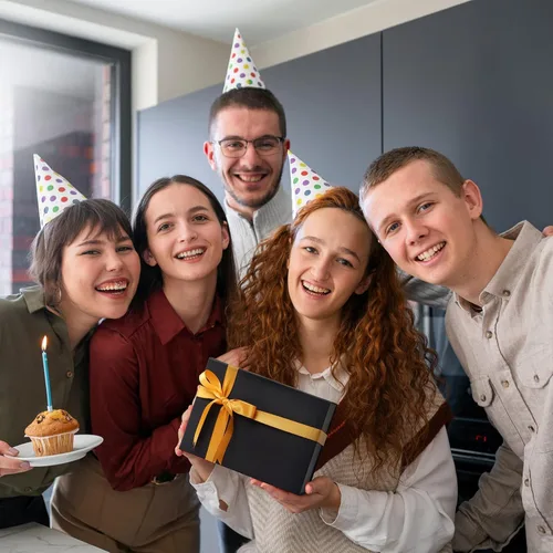 Vista 5 de Cajas de regalo negras con tapas, paquete de 3, caja de regalo mediana de Negro