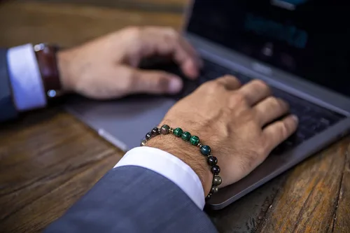 Vista 6 de Semita Pulseras de cristal curativo para hombres y mujeres