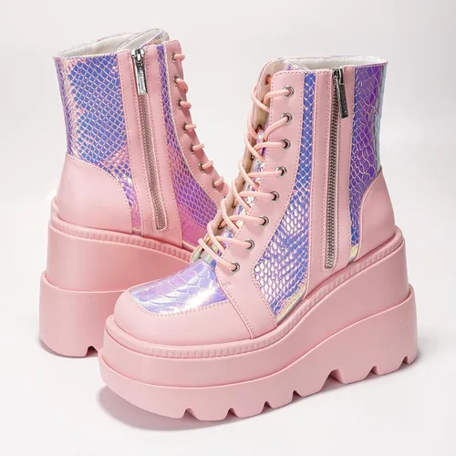 Vista 7 de Cape Robbin Botines de plataforma holográficos para mujeres, tacones gruesos en bloque, punta puntiaguda, cuero PU con correa de hebilla