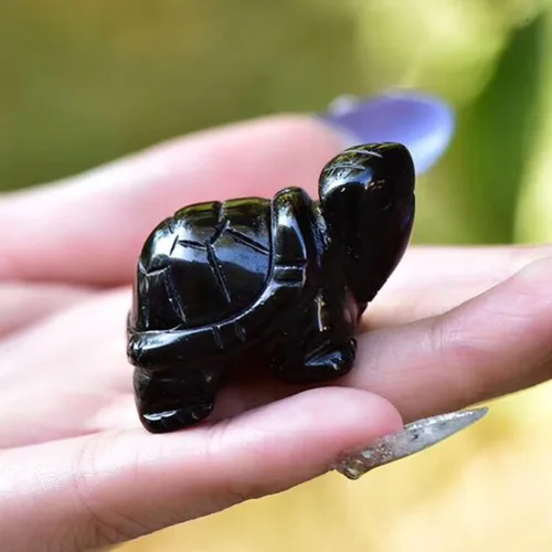 Vista 4 de HOMSFOU Estatua de tortuga de cristal, figura de tortuga de obsidiana negra, escultura natural tallada a mano, escultura de animal coleccionable