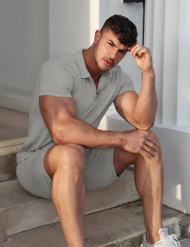 Vista 4 de URRU Conjunto de camisa polo y pantalones cortos de manga corta para hombre, conjunto de dos piezas de verano con cremallera, conjunto deportivo