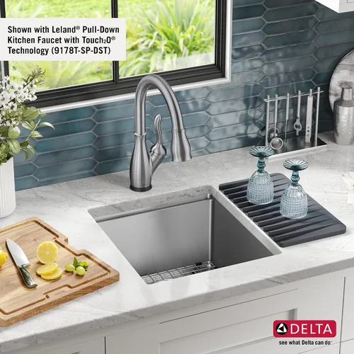 Vista 3 de DELTA FAUCET Lorelai - Lavaplatos de estación de trabajo de barra de 17 pulgadas para cocina, montaje bajo encimera, acero inoxidable calibre 16