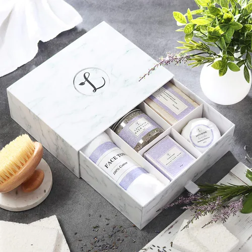 Vista 2 de Set de regalo de spa 100% natural, caja de regalo incluye: bomba de baño, sal de baño, jabón de manos, vela perfumada, paño facial y caja de regalo.