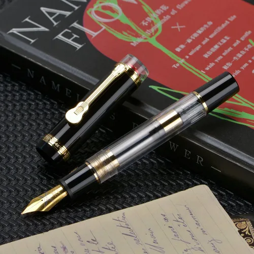 Vista 7 de Jinhao Tiandao 1935 Pluma estilográfica media #8 con punta espada, acrílico negro y transparente con gran convertidor y clip de guitarra