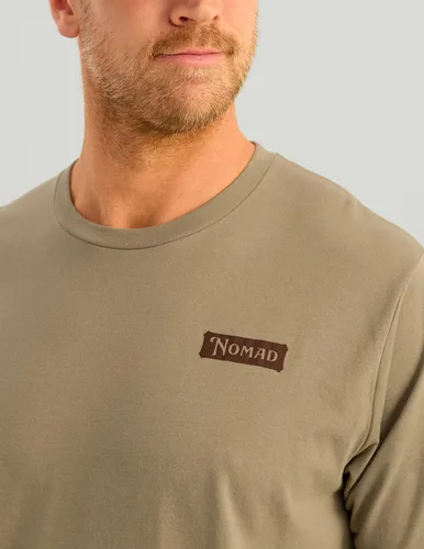 Vista 4 de Nomad Men's Short Sleeve Performance Tee, Hunting T-Shirt for Men Pavo probado en exteriores - Overland