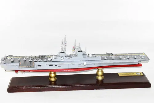 Vista 5 de Squadron Nostalgia LLC USS Makin Island (LHD-8) Barco de asalto anfibio, modelo de barco de asalto, avispa, 24 pulgadas, caoba