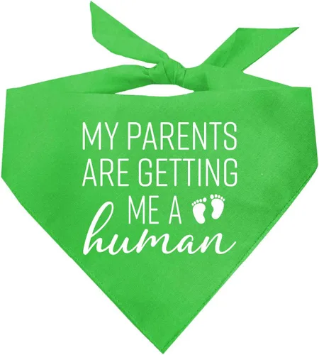 Vista 13 de My Parents are Getting Me A Human Dog Bandana Triángulo ajustable 100% algodón Fabricado en Estados Unidos Nuevo bebé Anuncio de embarazo