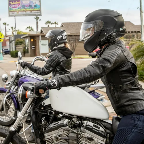 Vista 4 de Sena 30K Sistema de comunicación de auriculares Bluetooth para motocicleta con malla, altavoces HD, paquete doble