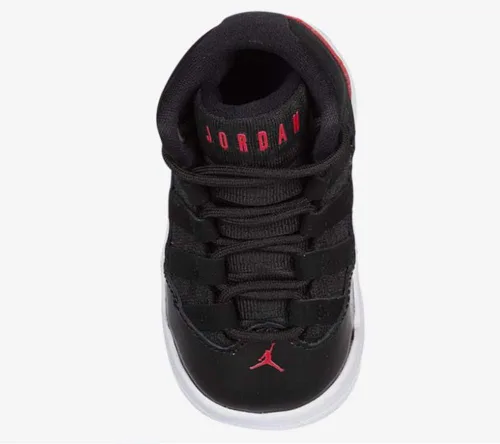 Vista 2 de Jordan AQ9251-006 Tenis Max Aura para niños pequeños, negroblancorosa