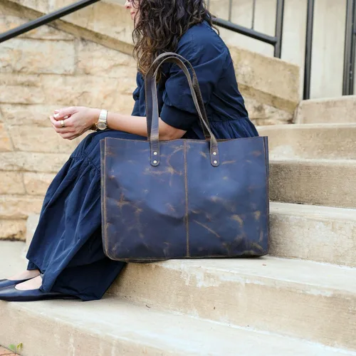 Vista 6 de KomalC Bolso de mano de cuero para mujer, bolso de viaje, bolso de compras, bolso de mensajero multiusos