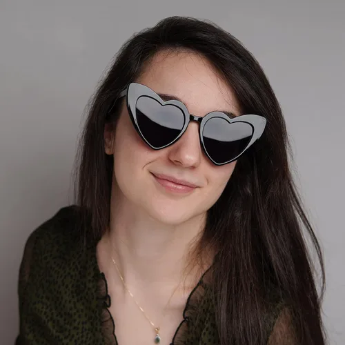 Vista 3 de Pergozo Gafas de sol de despedida de soltera con corazón negro paquete de 7 unidades gafas de sol en forma de corazón gafas de sol