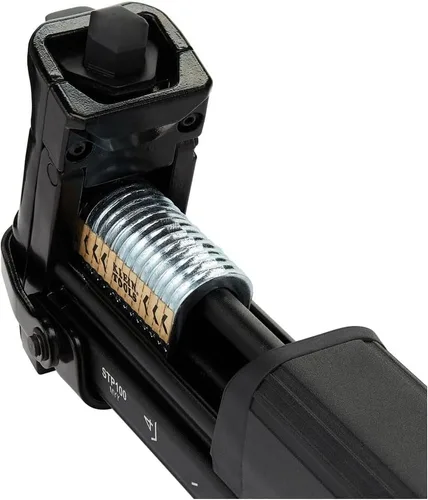 Vista 9 de Klein Tools STP100 - Arrancador de grapas resistente para aplicaciones de utilidad, tiene capacidad para 35-40 grapas, uso con grapas Klein Tools
