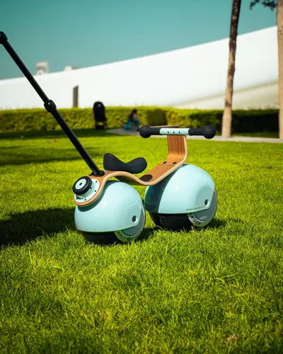 Vista 4 de Early Rider Bella Velio Bicicleta de equilibrio para bebés y niños pequeños de 12 a 24 meses Azul-cielo