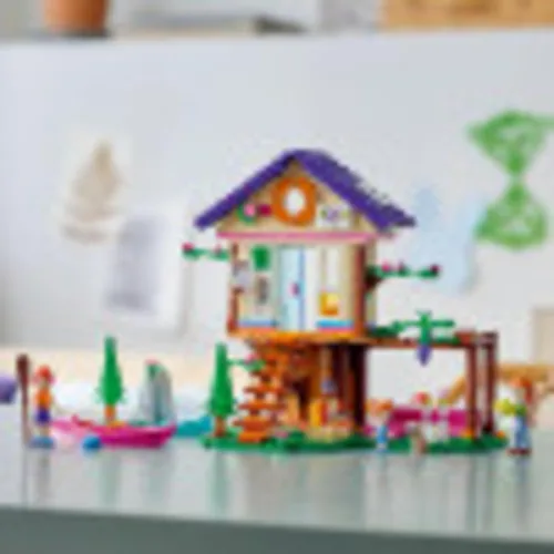 Vista 6 de LEGO Friends Forest House 41679 Kit de construcción; juguete de bosque con una casa en el árbol; gran regalo para niños que aman la naturaleza