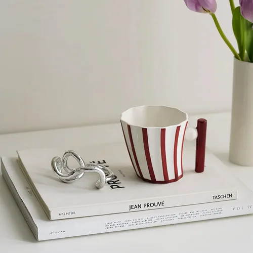 Vista 5 de Tazas de café de cerámica roja, taza de café hecha a mano para la oficina y el hogar, tazas de café artísticas para mujeres para mamá, taza roja