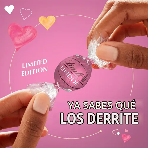 Vista 5 de Lindt LINDOR - Trufas de chocolate blanco con fresas y crema para San Valentín, bolsa de 5.1 oz