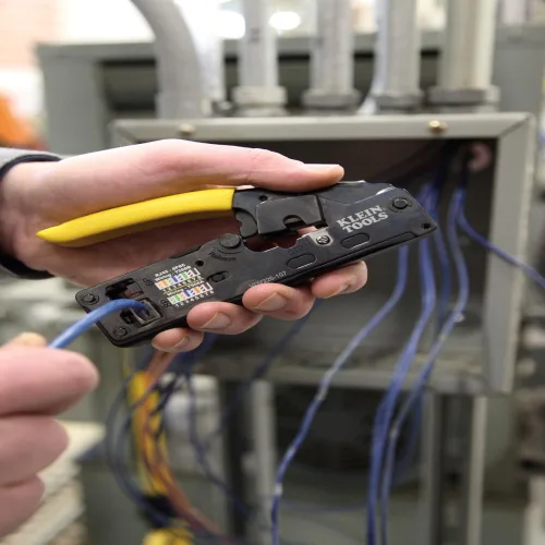 Vista 3 de Klein Tools VDV226-107 Crimpadora modular compacta de cable de datos de trinquete/pelacables/cortador de alambre, CAT6, CAT5, CAT3, cable de voz
