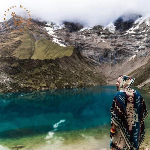 Vista 8 de Los ponchos de alpaca para adultos, hombres o mujeres son ponchos hechos a mano por artesanos nativos que hacen el poncho más suave., Azul Mar