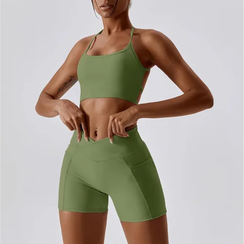 Vista 3 de IWEMEK Conjuntos de entrenamiento para mujer, 2 piezas, trajes de yoga de cintura alta, pantalones cortos y brasier deportivo, ropa de gimnasio