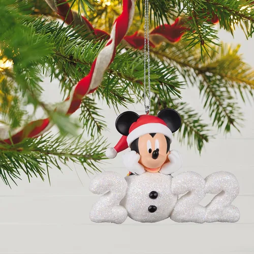 Vista 6 de Hallmark Keepsake Adorno de Navidad 2022, Mickey Mouse de Disney Un año de magia de Disney