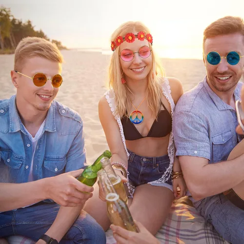 Vista 7 de CHRORINE Juego de 48 accesorios de disfraz hippie para mujeres y hombres incluye diadema hippie suministros de fiesta para decoraciones de fiesta