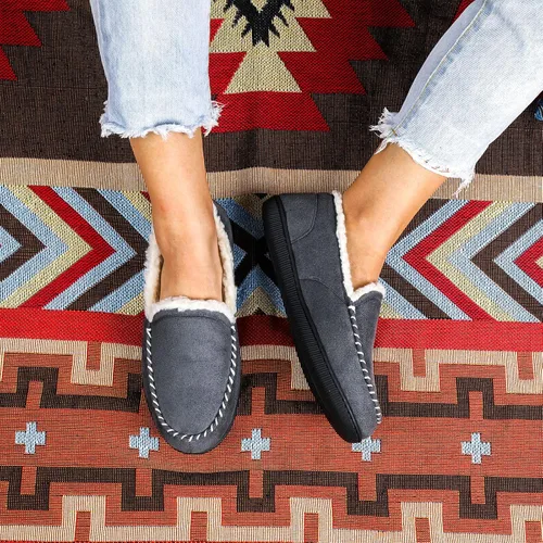 Vista 2 de Zizor Women's Moccasin Slippers with Memory Foam, Ladies Warm House Shoes With Fleece Lining, Cozy Indoor Outdoor Closed Back Slip On Loafers