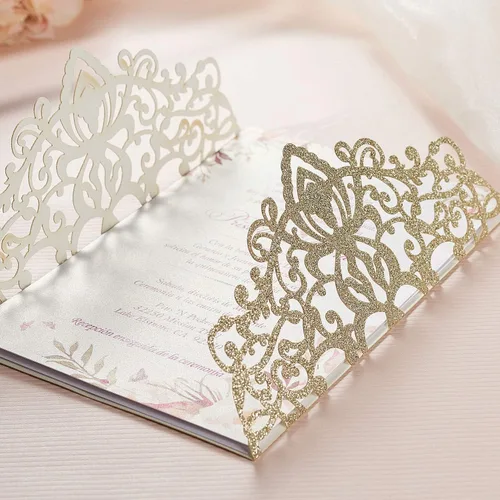 Vista 6 de AdasBridal 50 tarjetas de invitación de boda cortadas con láser con estampado floral, con sobre, hoja interior en blanco y cinta para boda Dorado