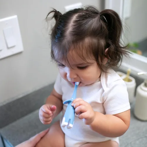 Vista 14 de Dr. Brown's Cepillo de dientes para bebés y niños pequeños, elefante, azul, 0-3 años