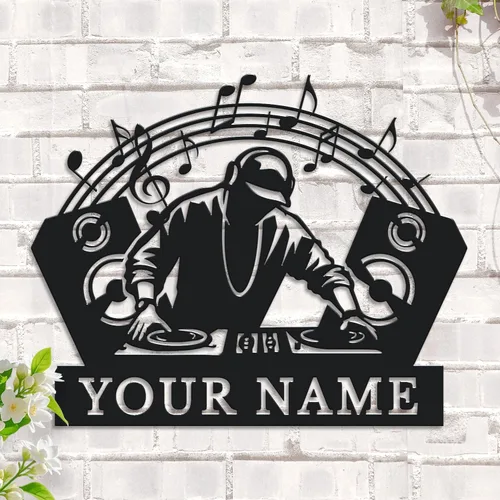 Vista 2 de Letrero de metal personalizado para DJ, arte de pared musical con nombre personalizado, decoración de estudio de disc jockey, regalo temático