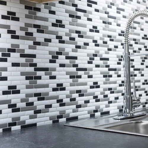 Vista 3 de Tack Tile Protector contra salpicaduras de vinilo para despegar y pegar (mosaico pequeño blanco)