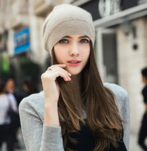 Vista 2 de WaySoft Gorro de cachemira 100% para mujer en una caja de regalo, gorro de gran tamaño para mujer
