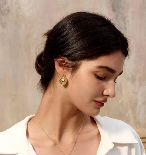 Vista 9 de Aretes de aro gruesos de oro para mujer, chapados en oro de 14 quilates, aretes de aro triple, hipoalergénicos, a la moda, aretes de aro gruesos