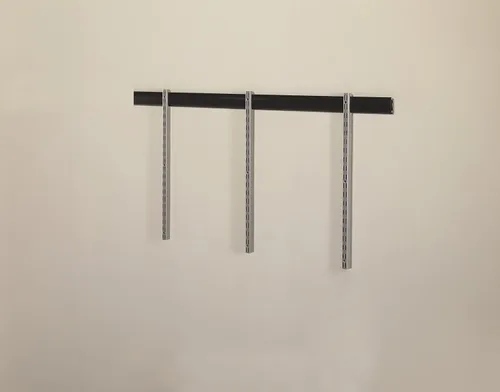 Vista 2 de Rubbermaid FastTrack Garaje vertical de 25 pulgadas con extensión, extensible, montaje en riel de garaje FastTrack, sistema de organización