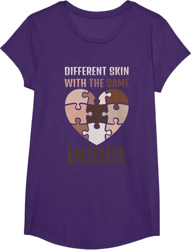 Vista 11 de Camiseta con texto en inglés "Black History Month Different Skin With The Same Love Inside