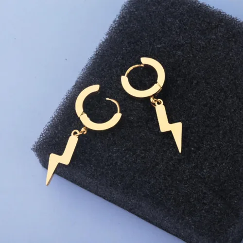 Vista 3 de TTJHGYQO Aretes de cruz chapados en oro para mujer, chapados en oro, delicados aretes hipoalergénicos, cruzrayo