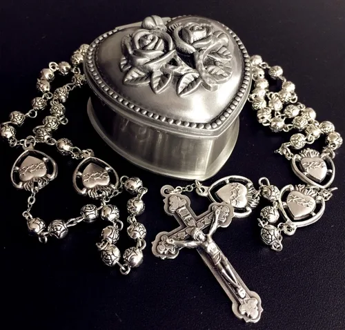 Vista 2 de elegantmedical Collar de plata hecho a mano con cuentas de rosas católicas sagrado corazón Jesús medalla rosario cruz collar y bonita caja