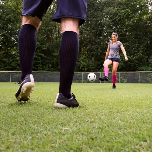 Vista 2 de Sof Sole Soccer Over-the-Calf Team Athletic Performance Socks for Men and Youth